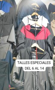 Campera Rompeviento con Polar Talles Especiales - Miniatura 2