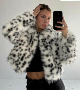 Campera Corta de Piel Animal Print