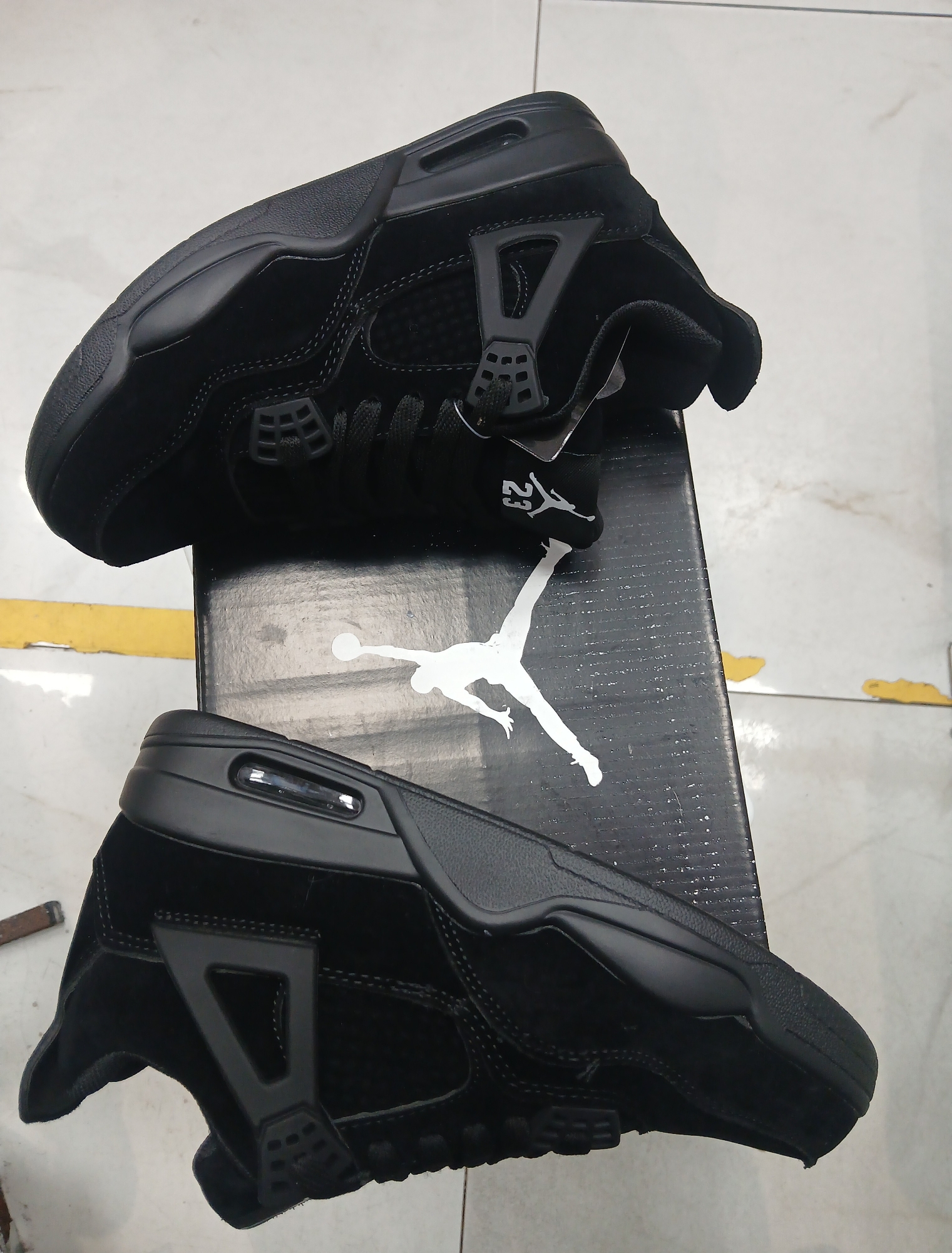 Jordan R,4 Black - Imagen 2