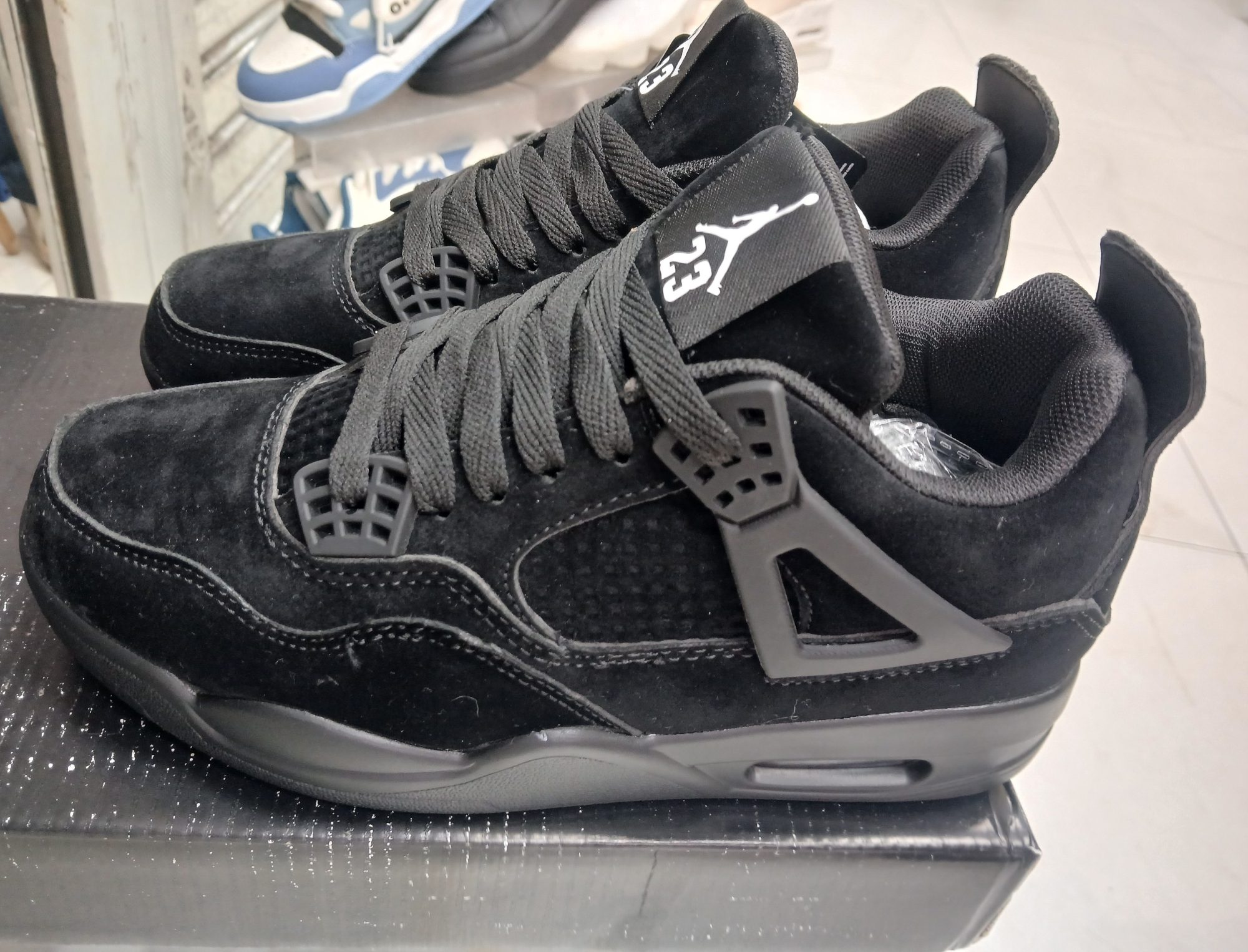 Jordan R,4 Black - Imagen 3