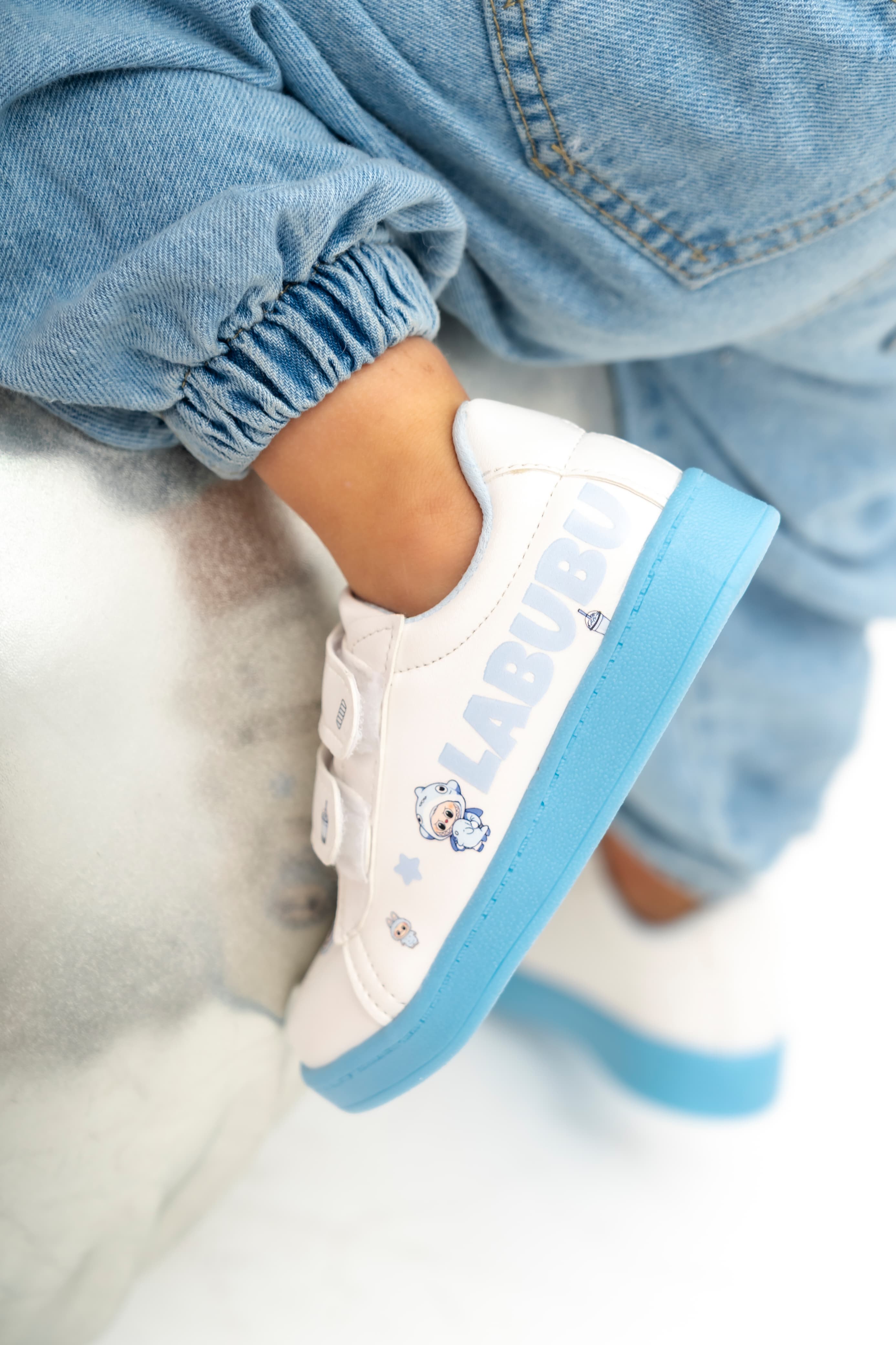 Zapatillas Labubu Infantil Nena Abrojo Urbanas Mayorista Blancas Diseños Colores - Imagen%20de%20WhatsApp%202025-05-14%20a%20las%2011.35.47_24a71b15.jpg
