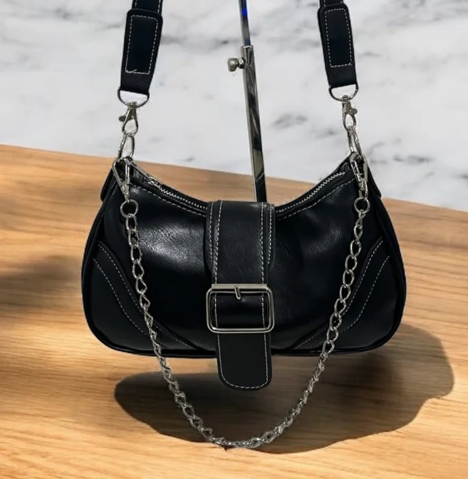 Cartera Mini Bag con Cadena Baguette Blanca Negra Bordo