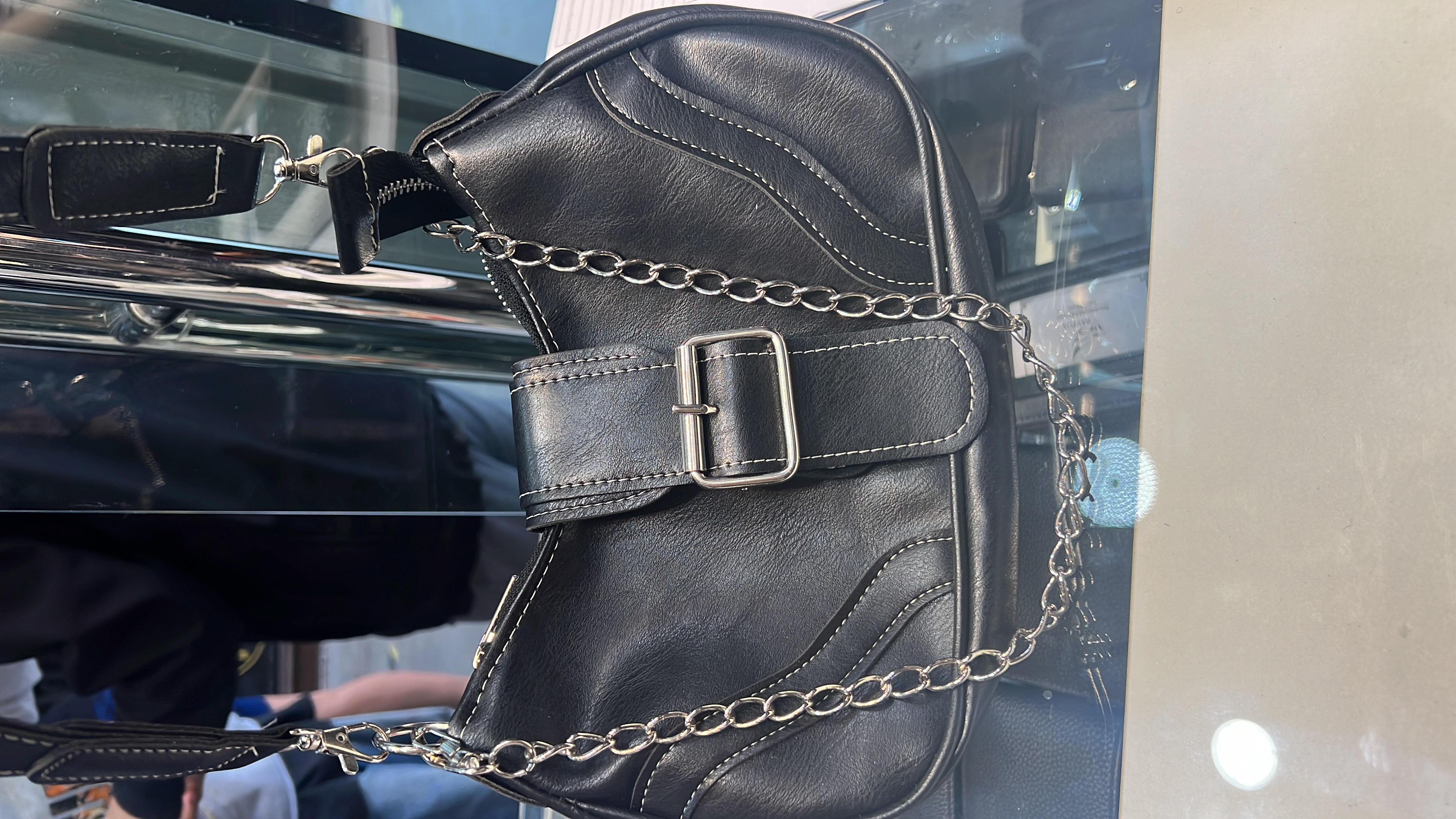 Cartera Mini Bag con Cadena Baguette Blanca Negra Bordo - 2229B026-375D-467B-A654-E94A56C16084.jpeg