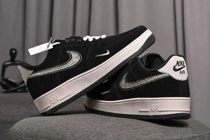Air Force Premium Negro Gamuza Bordada