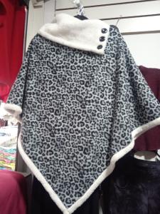 Poncho de Polar con Corderito