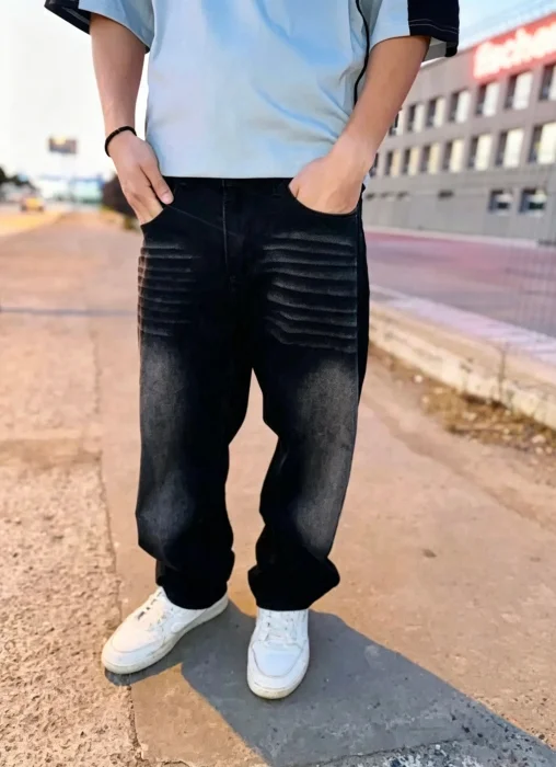 Baggy Unisex con Bigote y Localizado