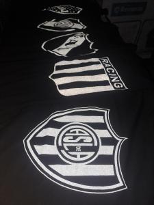 Remeras con Escudos en Pintura Reflex . Boca River San Lorenzo Racing Independiente - Miniatura 2