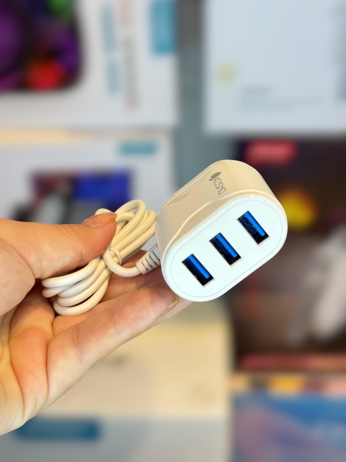 Cargador de Pared 3.3a Kosmo 3usb Tipo C - a5a93716-3ee7-4a21-be9f-3b3b71d92480.jpeg