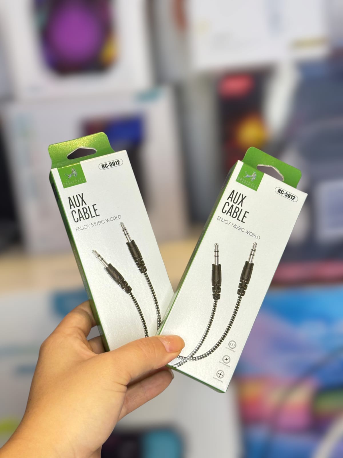 Cable Auxiliar Royalcell 3.5mm a 3.5mm. 1m - 93eaede9-b334-46b4-81c7-e43f3800135b.jpeg
