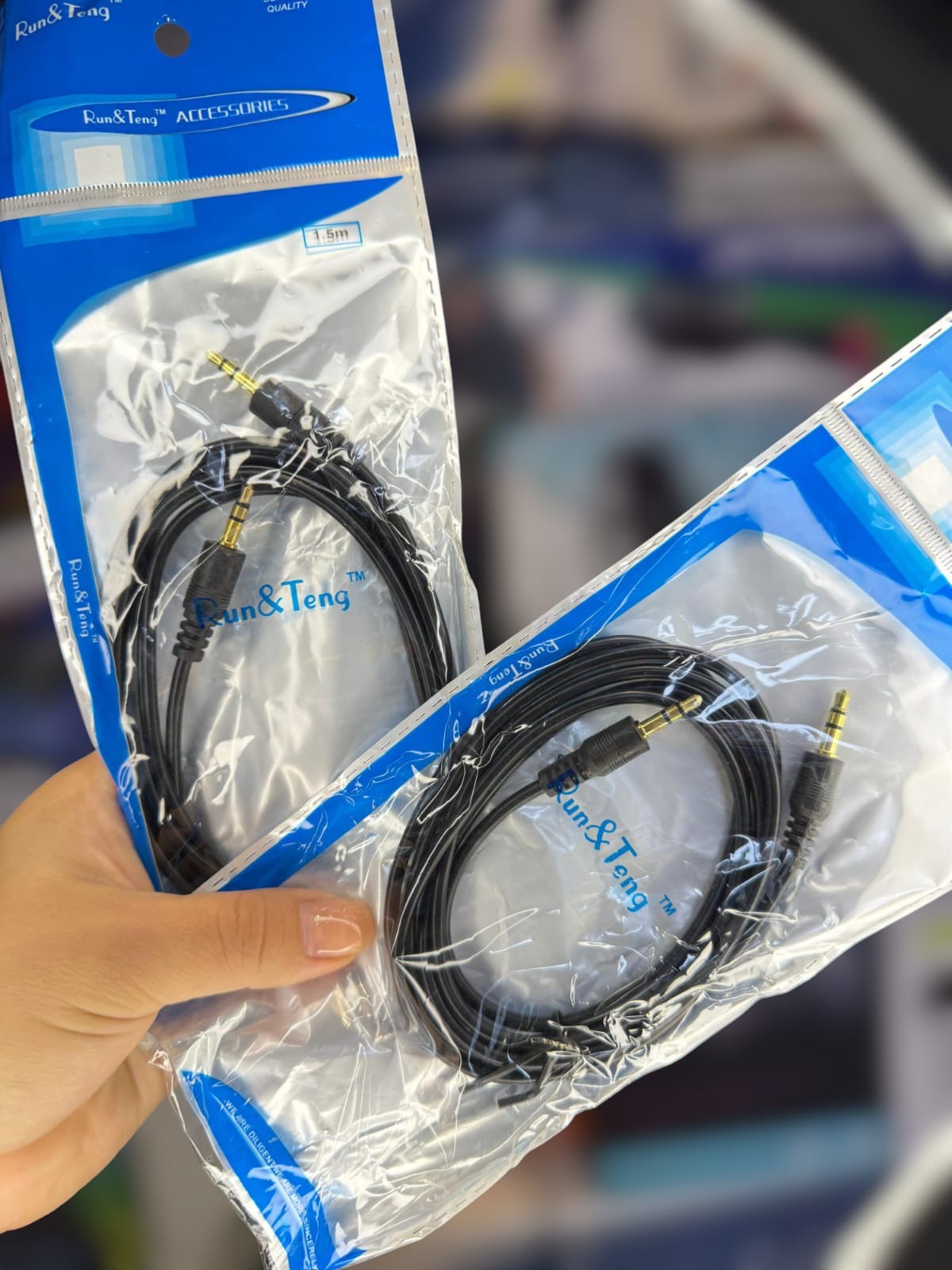 Cable Auxiliar Bolsita 3.5mm a 3.5mm. 1m - 05cfa85d-23ee-47da-91cd-3d6ecabdd55d.jpeg