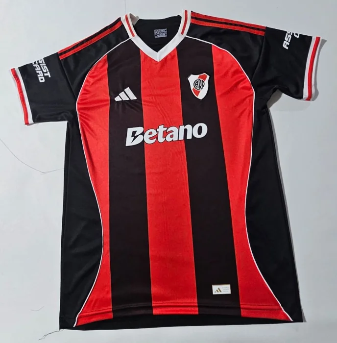 Camiseta River