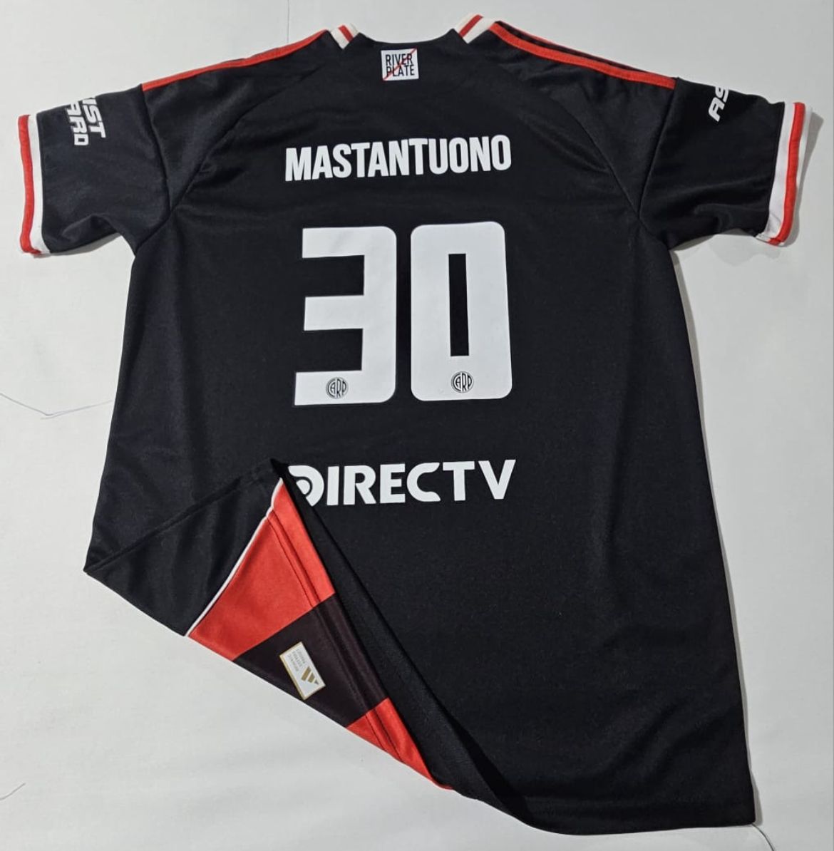 Camiseta River - 3c8159d5-469c-4cf5-8d15-4418920f26e2.jpeg
