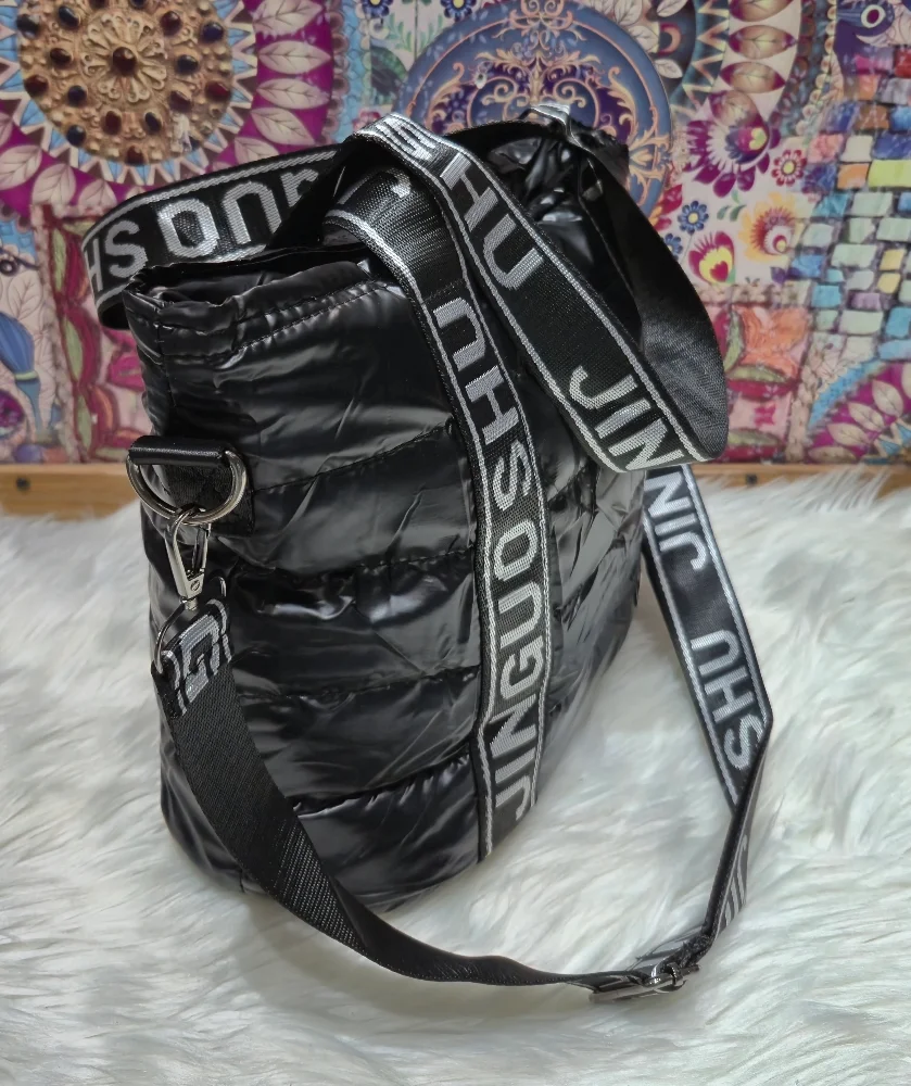 Ingreso un Nuevo Modelo de Bolso Puffer Rompeviento - Imagen 6