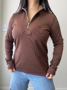 Remera con Cierre - Miniatura 2