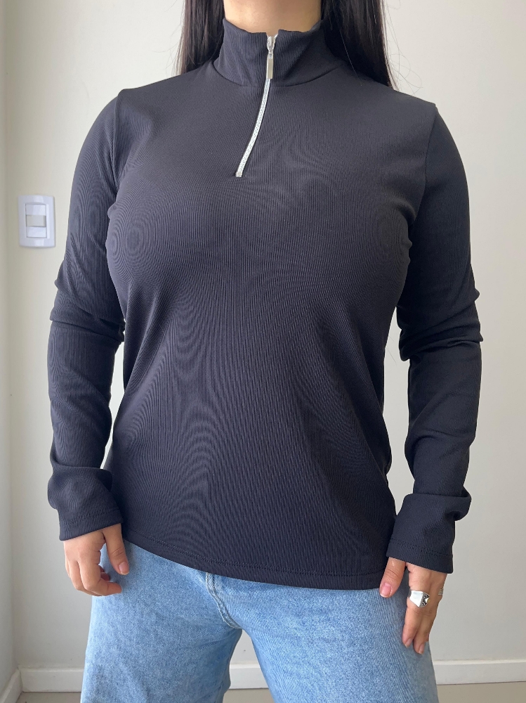Remera con Cierre - Imagen 5