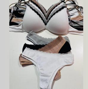 Conjunto Triangulo con Puntilla