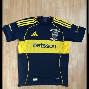 Camisetas Boca y River