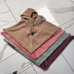 Poncho Bebé con Pompon - Miniatura 2
