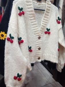 Cardigan Friza con Aplique