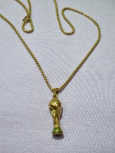 Cadena con Dije de la Copa del Mundo