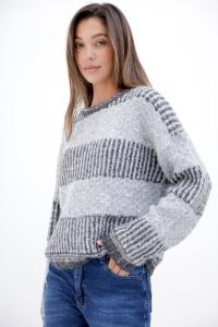 2517 Sweater Líneas y Brillo
