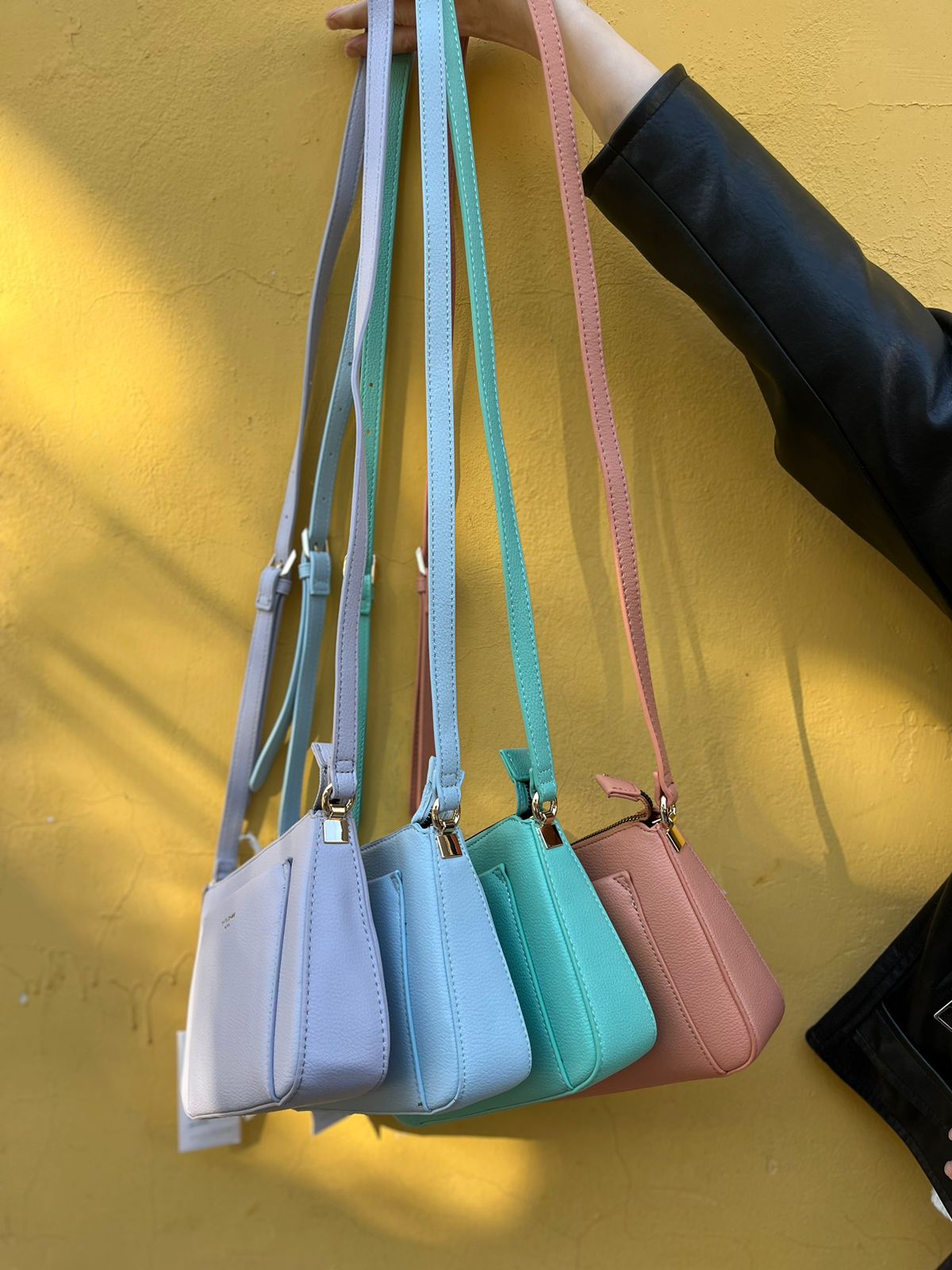 Cartera Dj7336 - 99cbf84b-9b5f-4c94-a146-7e12ad5f29b2.jpg