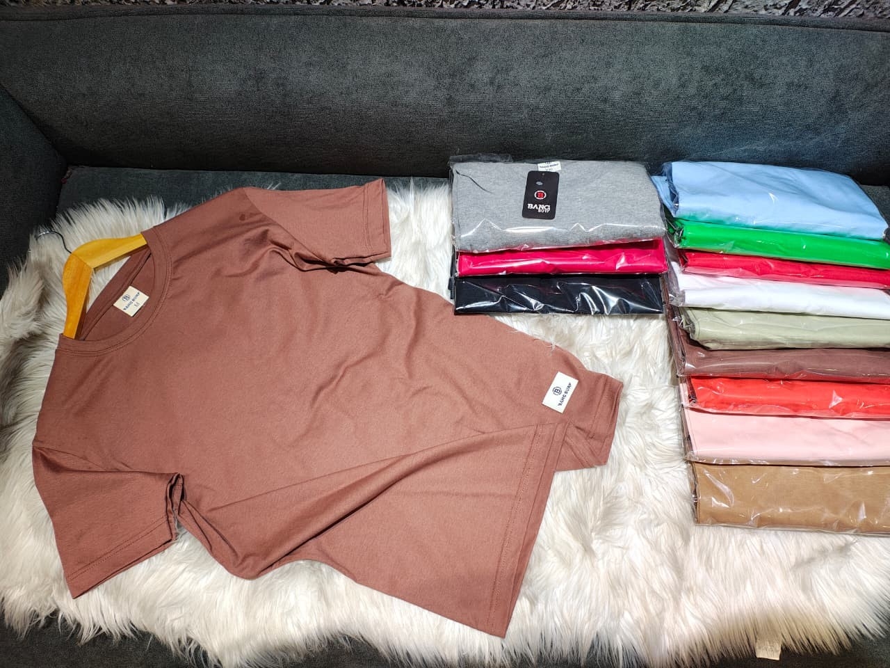 Remeras Lisas de Hombre Algodón Cuello Redondo y Cuello en V - Imagen 2