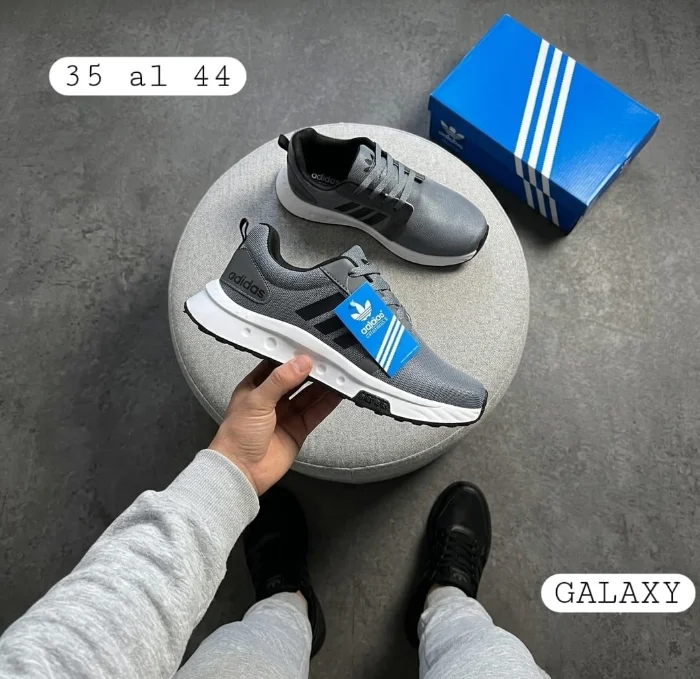 Adidasbicolor