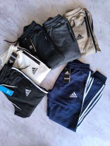 Jogger Adidas Frisado