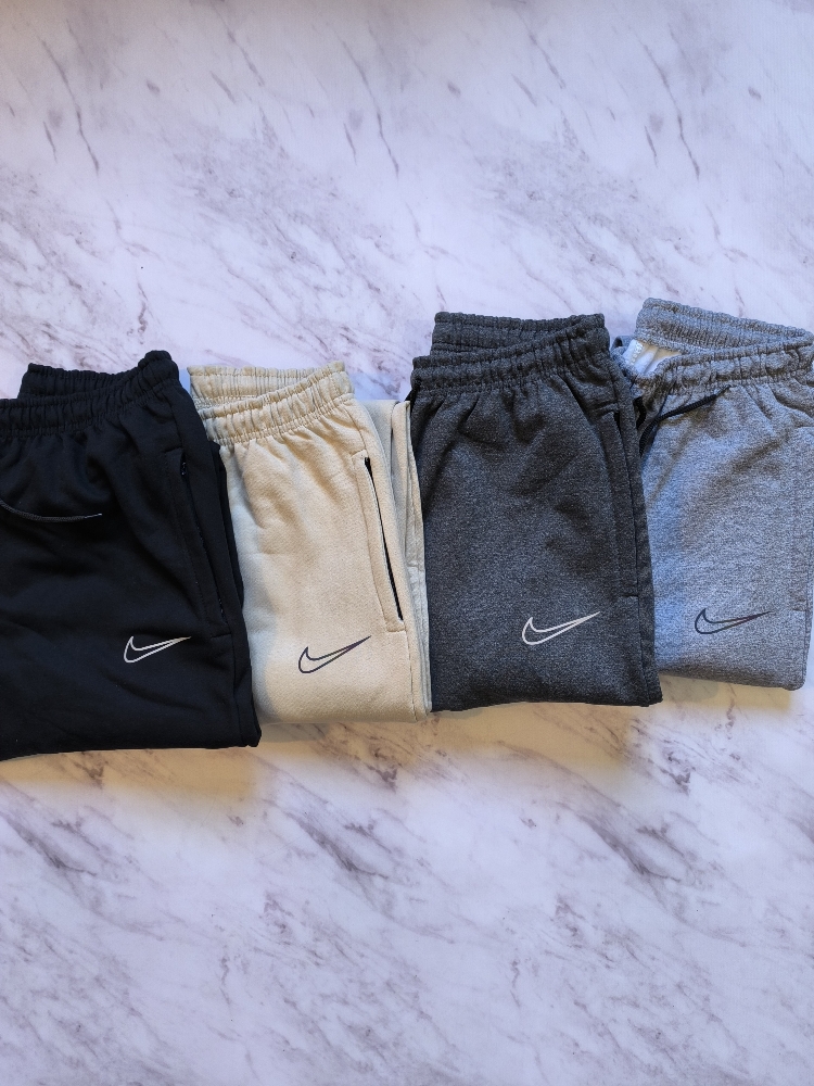 Jogger Nike con Puño - Imagen 6