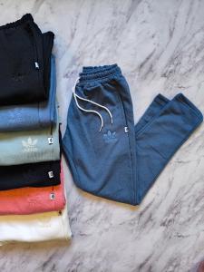 Jogger Adidas Frisado