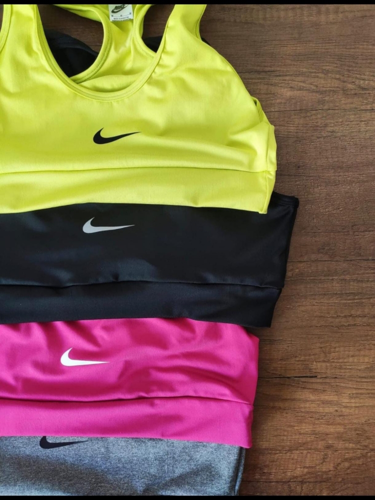 Top Deportivo Nike Tiras Gruesas - Imagen 2