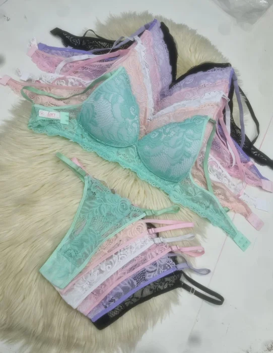 Conjunto Encaje Armado sin Aro con Les Regulable