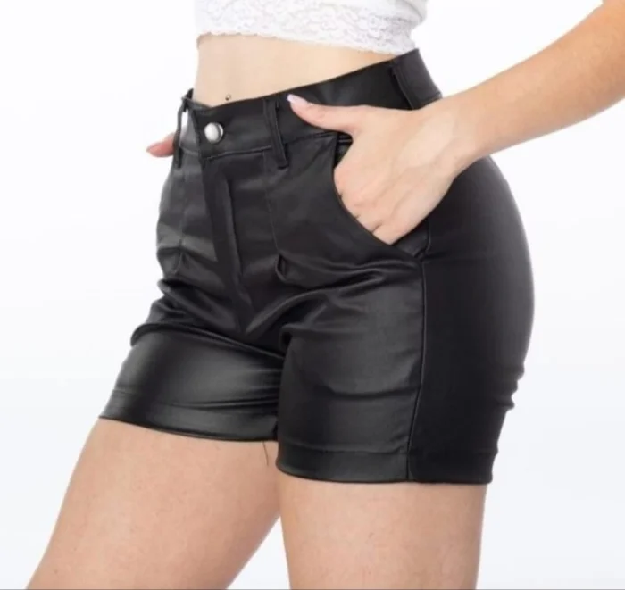 Short Sastrero Engomado
