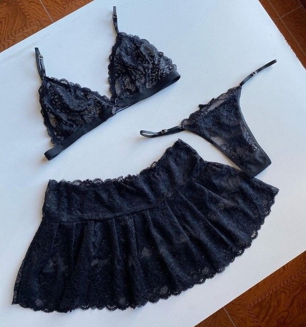 Conjunto Erótico de 3 Piezas con Pollera - Imagen 2