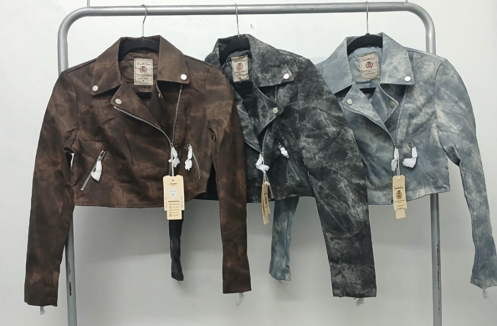 Campera Eco Cuero Santelon Batik - Imagen 3
