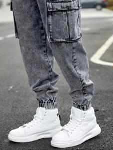 Jeans Cargo  con Puño Hombre - Miniatura 3
