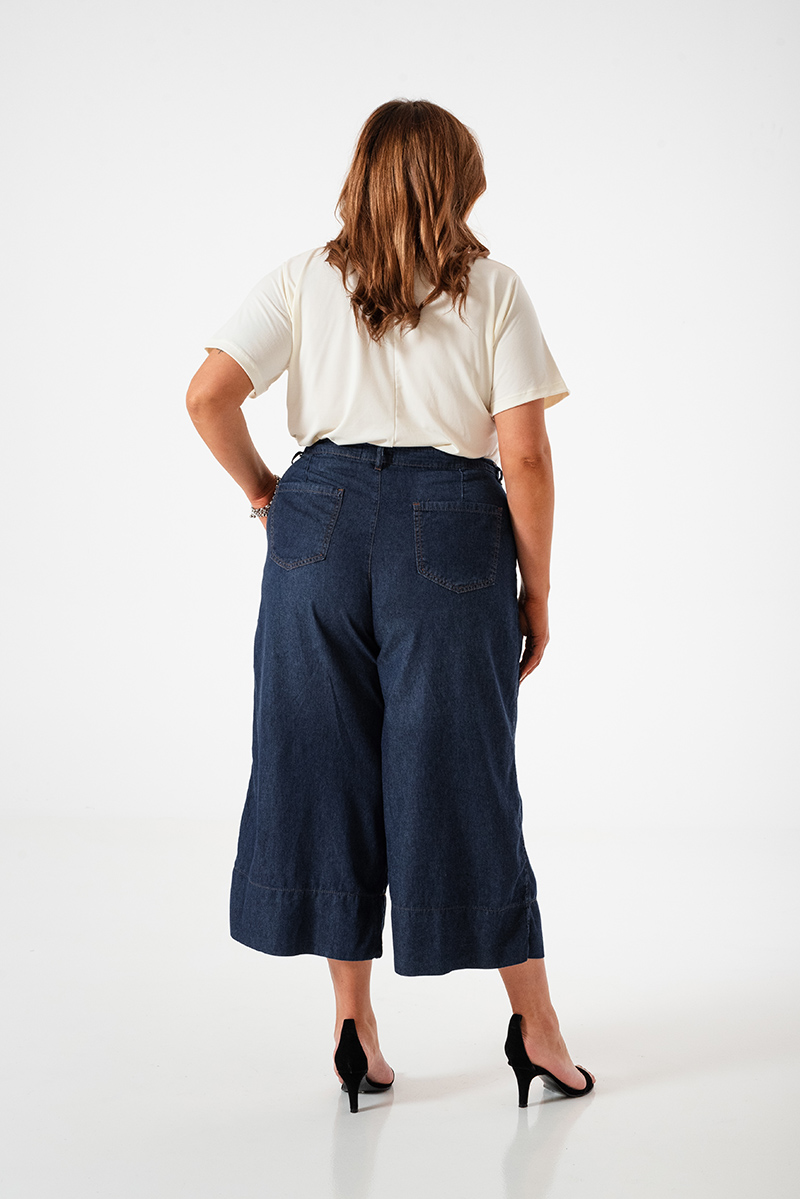 9701 Wide Leg Capri Curvy - HER%20JEANS-84.jpg