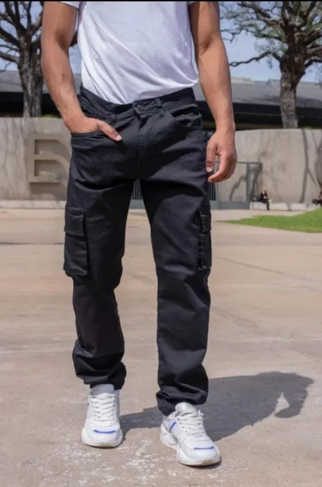 Recto Cargo Negro de Gabardina