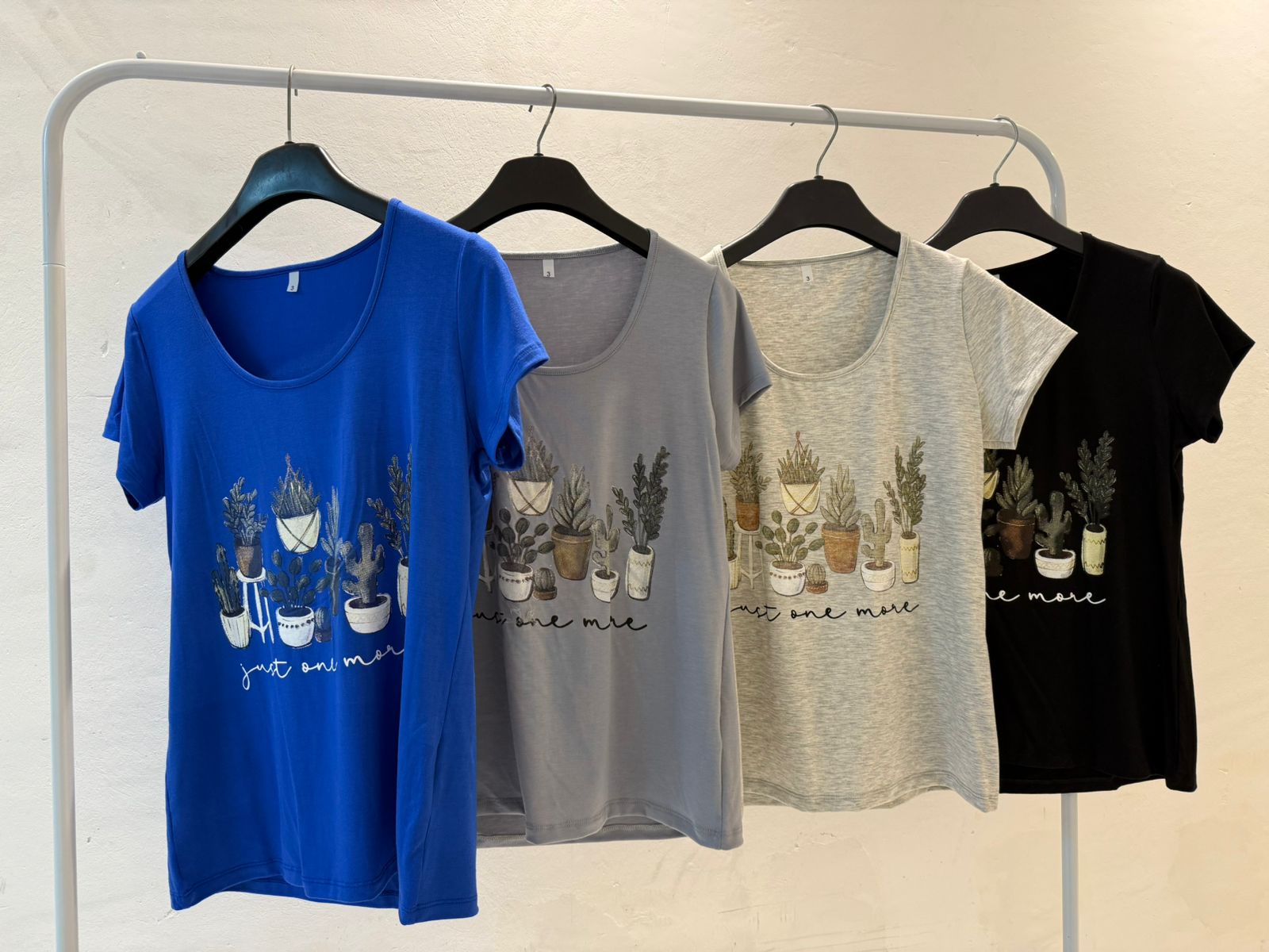 Remera Maceta - WhatsApp%20Image%202025-08-06%20at%2010.46.43.jpeg