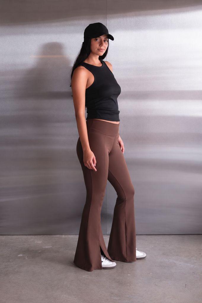 Calza Oxford de Lycra con Tajo al Frente - WhatsApp%20Image%202026-09-30%20at%2015.58.18%20(7).jpeg