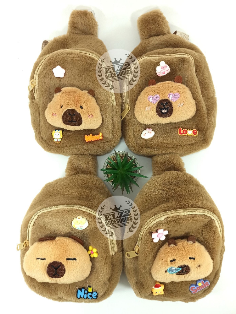 Pecherita Capibara Peluche con Aplique y Pines - Imagen 3