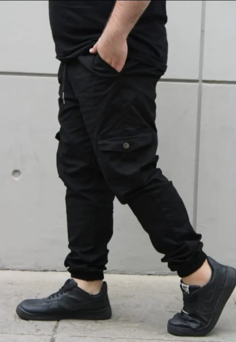 Jogger Cargo Especial Negro