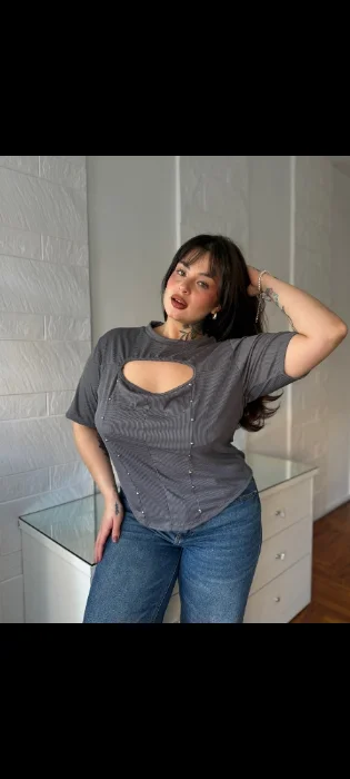 Remera Tachas Curvy