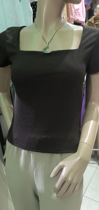 Remeras Escote Cuadrado