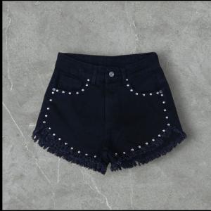 Short Negro con Tachas