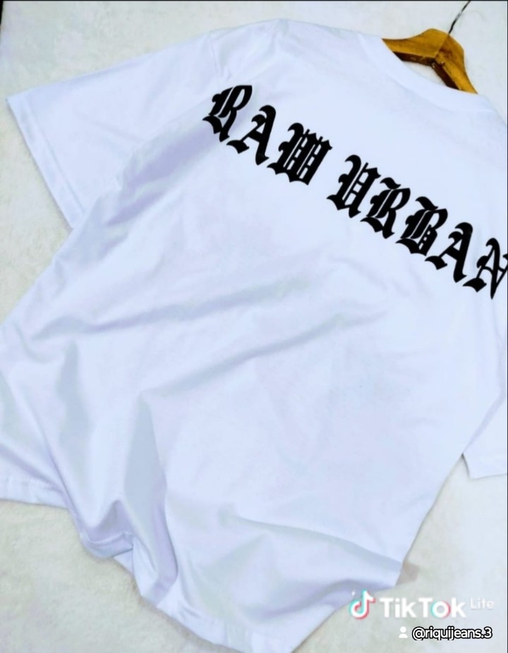 Remera Oversize  Algodon Peinado  Linda Calidad y Acado de Costura de Hombro a Hombro - Imagen 3