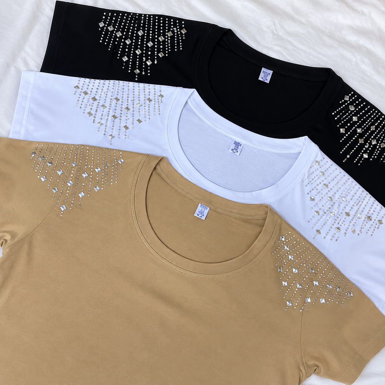 Remera Algodón Peinado con Strass - 68866BC4-8780-4C19-9F01-A868629B1785.png