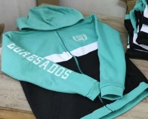 Campera  de Egresados  Más Chomba