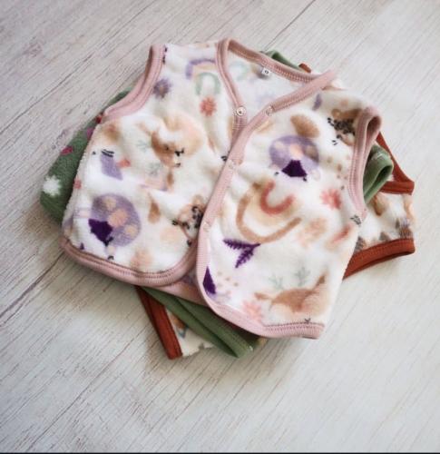 Stock Limitado  Chaleco Polar Bebe con Broche